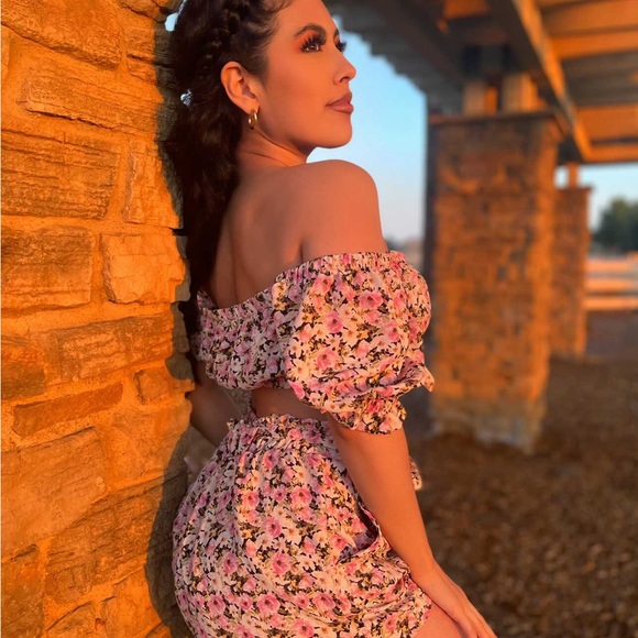 Floral print crop top and short - Picture 8 of 15